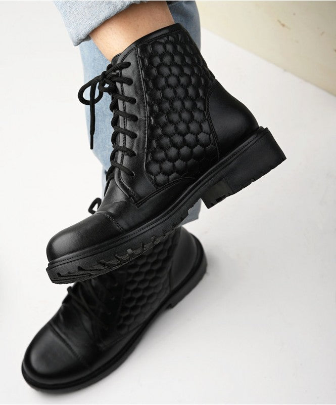 Black quilted comb boot