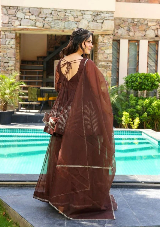 Regal Design Embroidered Set
